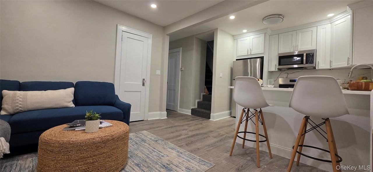 24811 89th Ave 2nd Fl #2ndFL - Photo 3 of 12