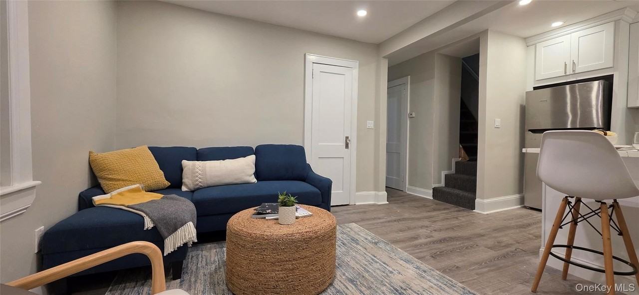 24811 89th Ave 2nd Fl #2ndFL - Photo 4 of 12