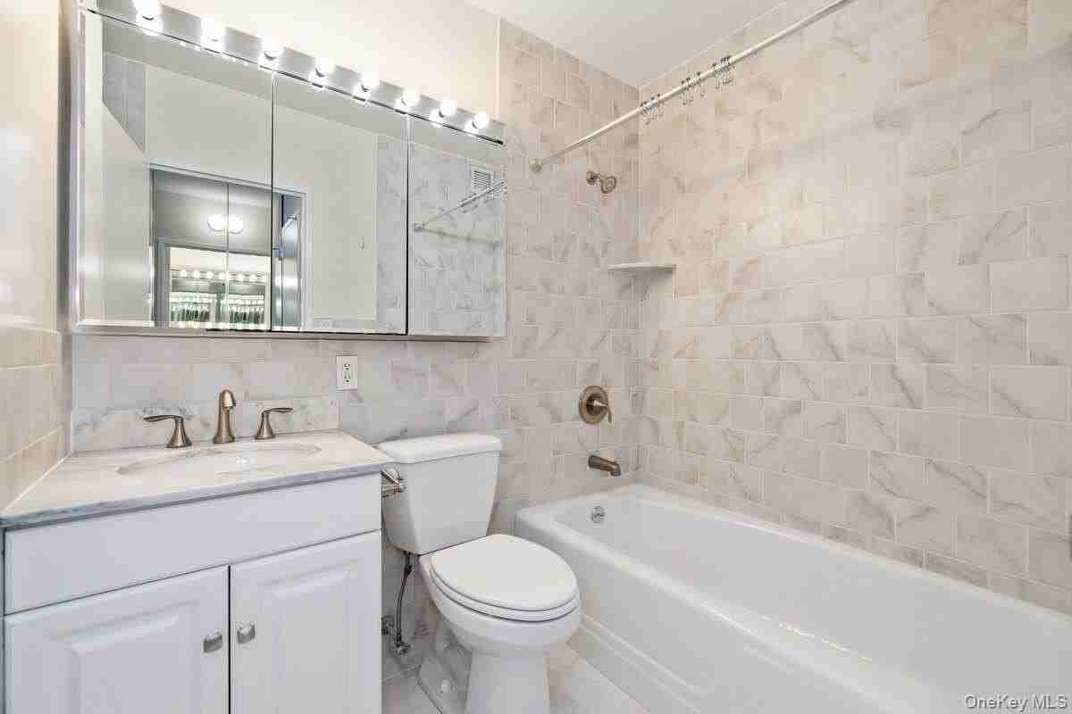 280 Park Ave S #16L - Photo 6 of 10