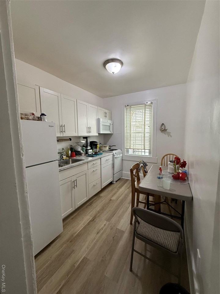 128 Poningo St - Photo 2 of 7