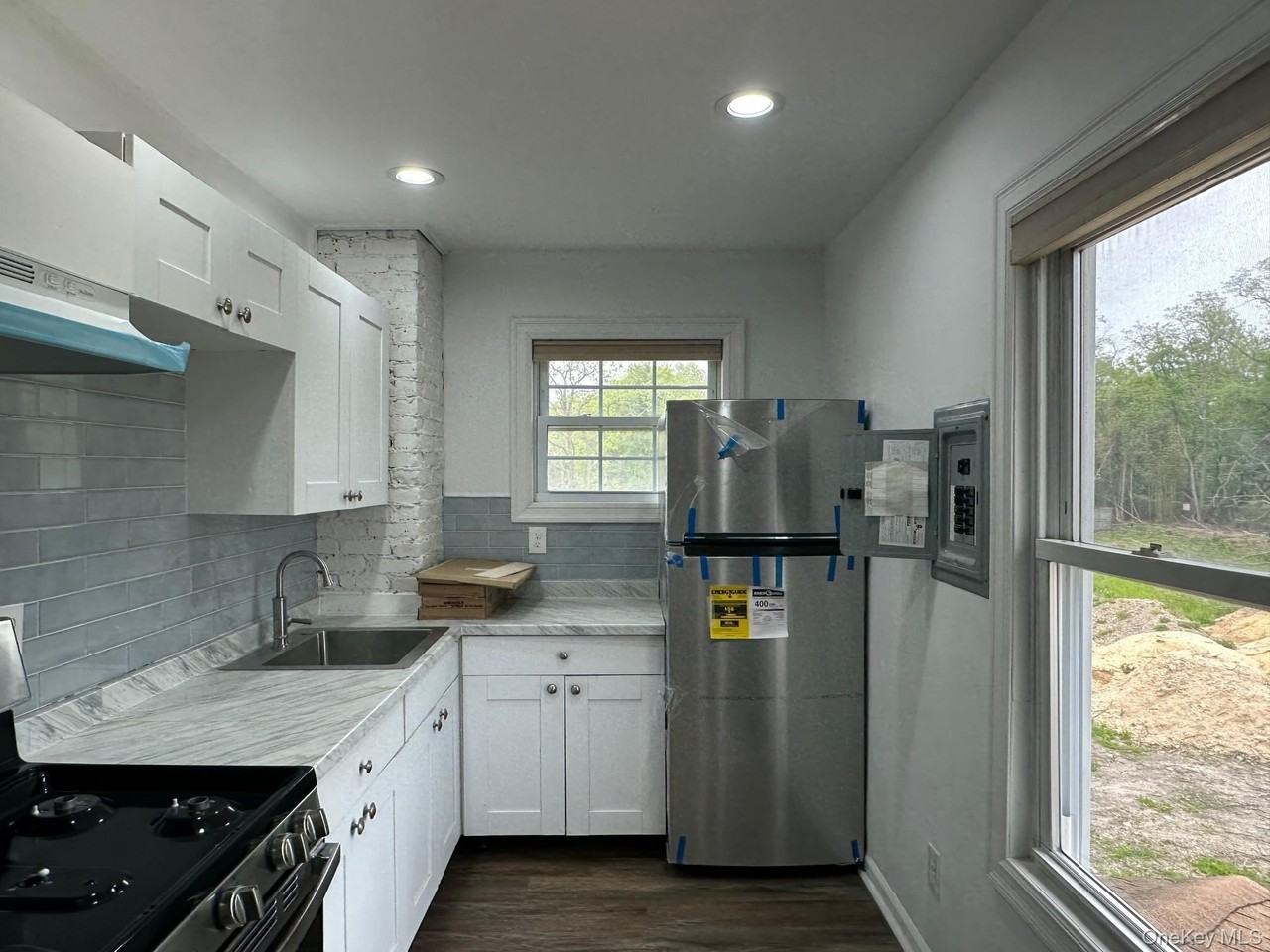 959 Montauk Hwy - Photo 5 of 7