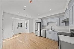 featured image of 417 Commercial St Unit 4 #4