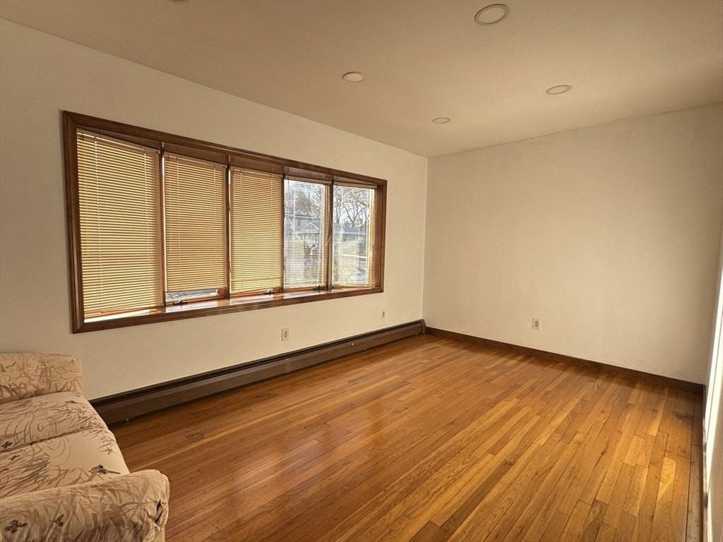 40 Belmont St - Photo 3 of 15