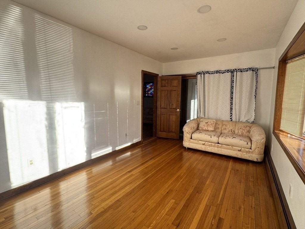 40 Belmont St - Photo 4 of 15