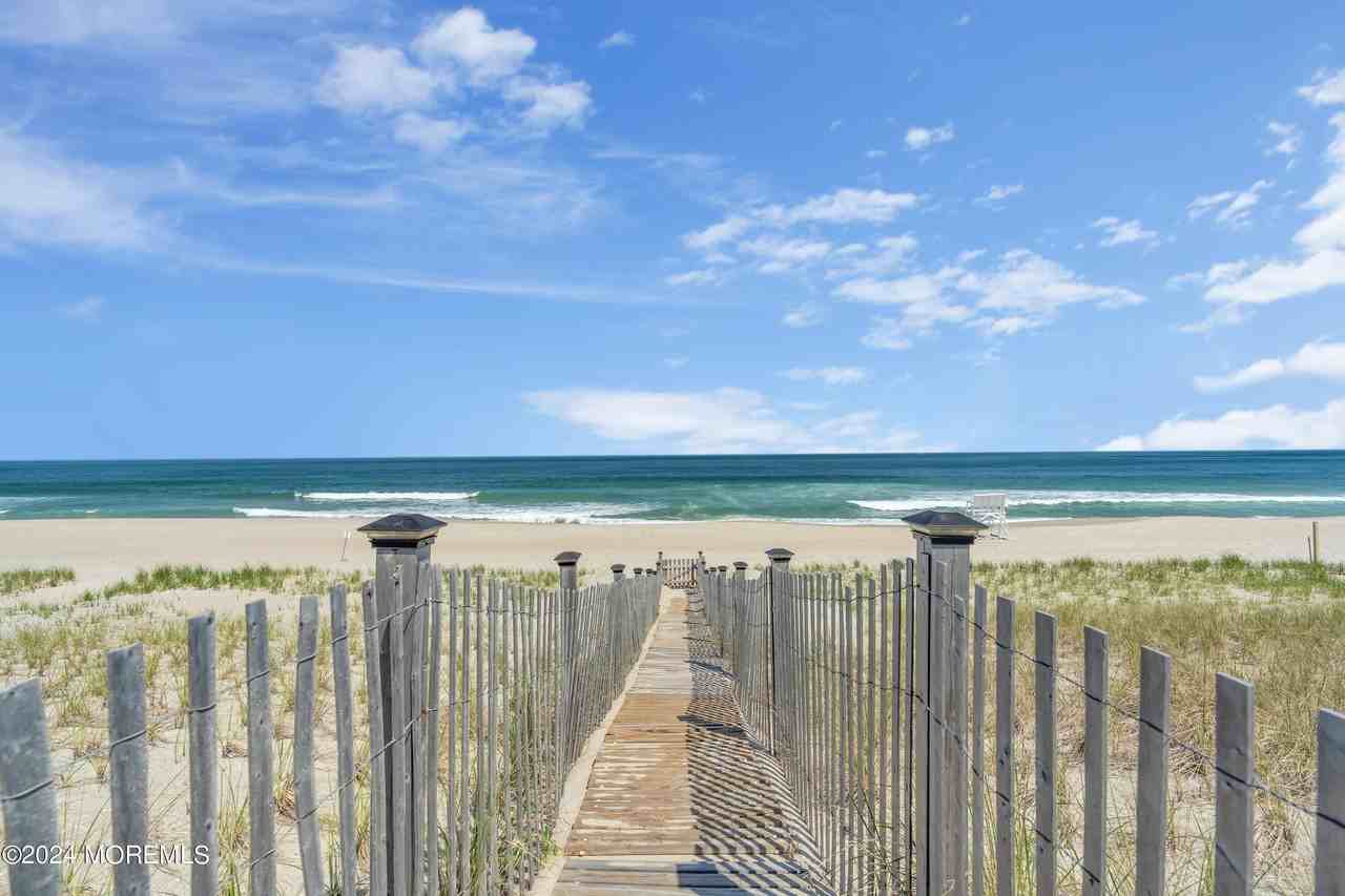 226 Dune Ave - Photo 2 of 43