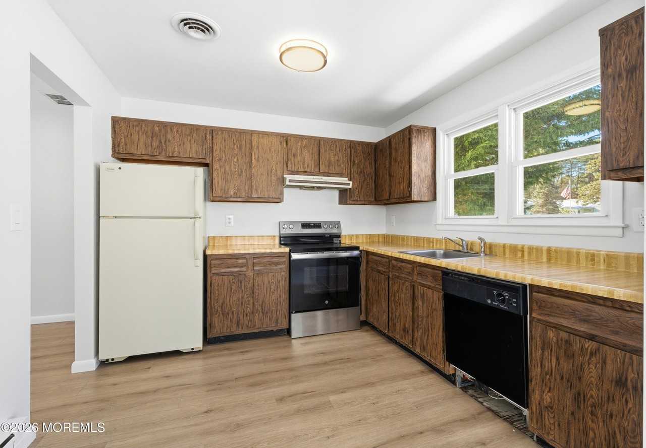 91 Westport Dr Unit 71 #71 - Photo 5 of 23