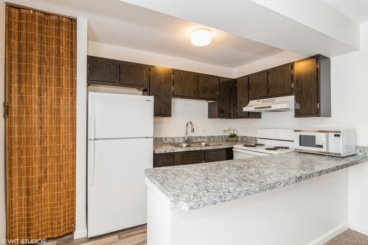 45 Nassau Colony Unit 9 #9 - Photo 4 of 10