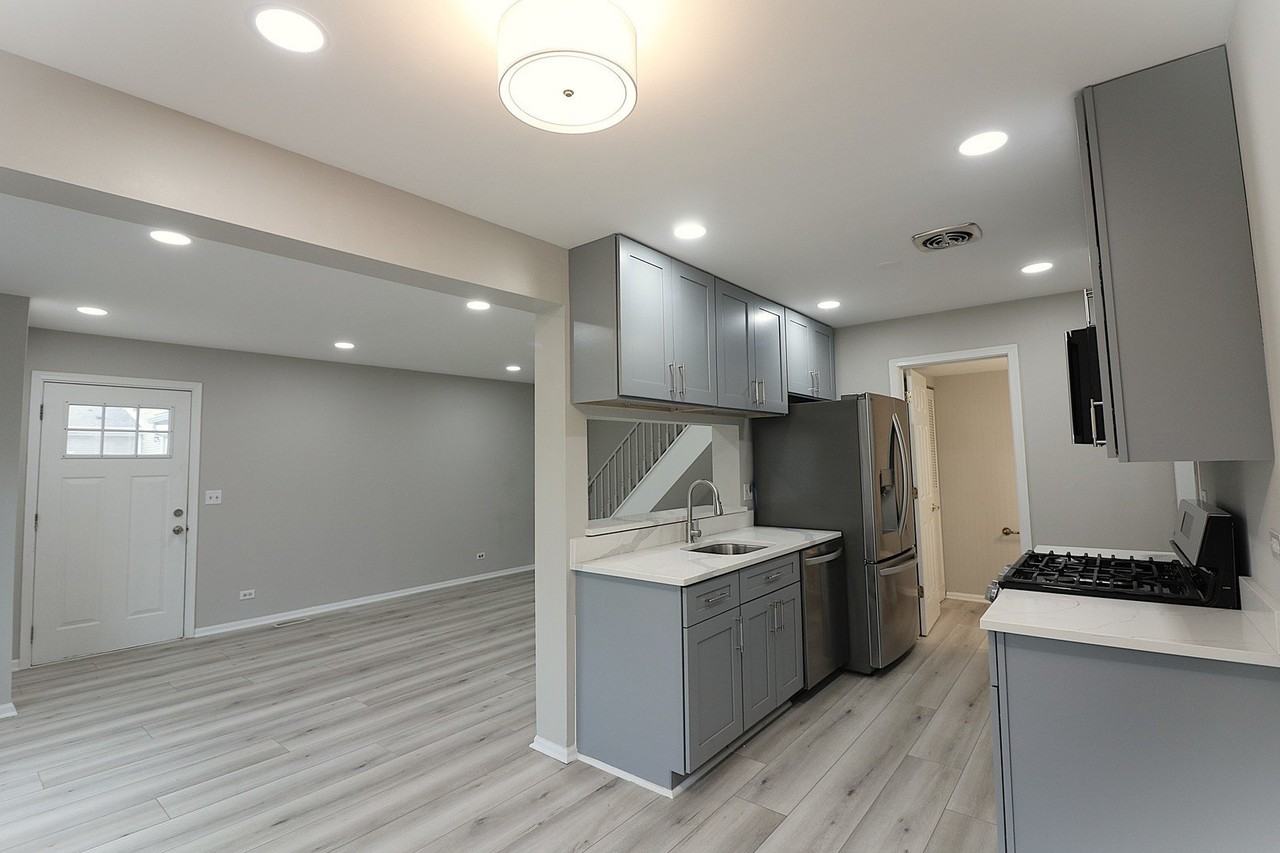 360 Farmingdale Cir Unit 360 #360 - Photo 5 of 17