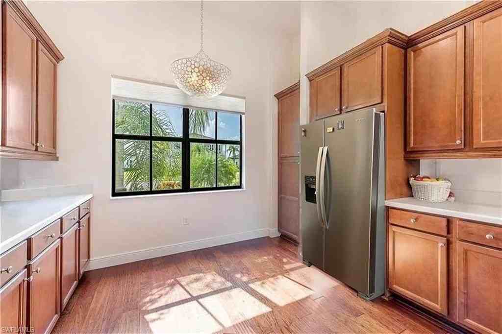 5351 Ferrari Ave - Photo 4 of 24