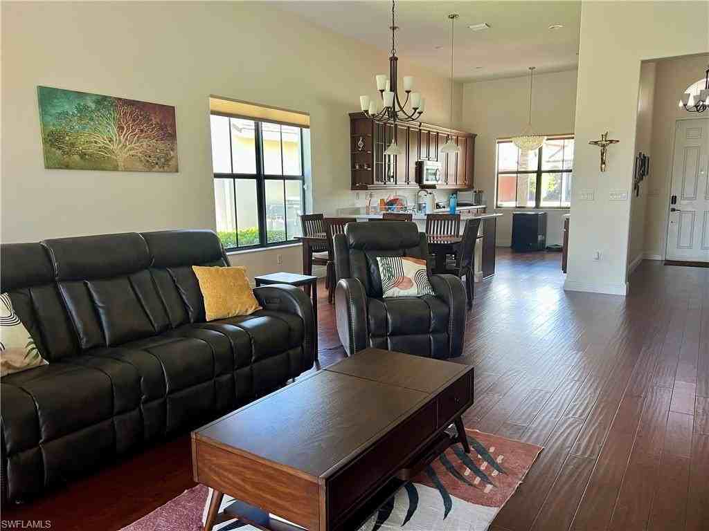 5351 Ferrari Ave - Photo 6 of 24