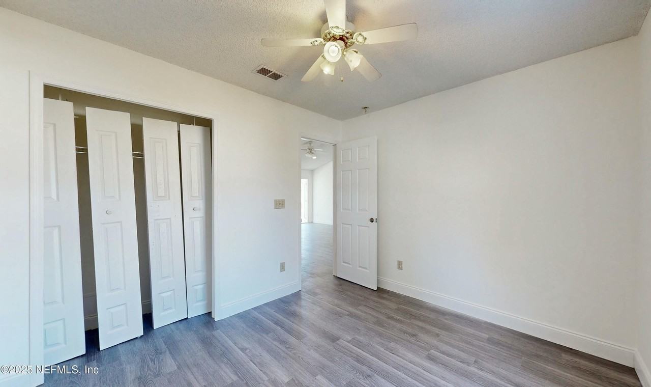 11156 Wyndham Hollow Ln - Photo 4 of 38