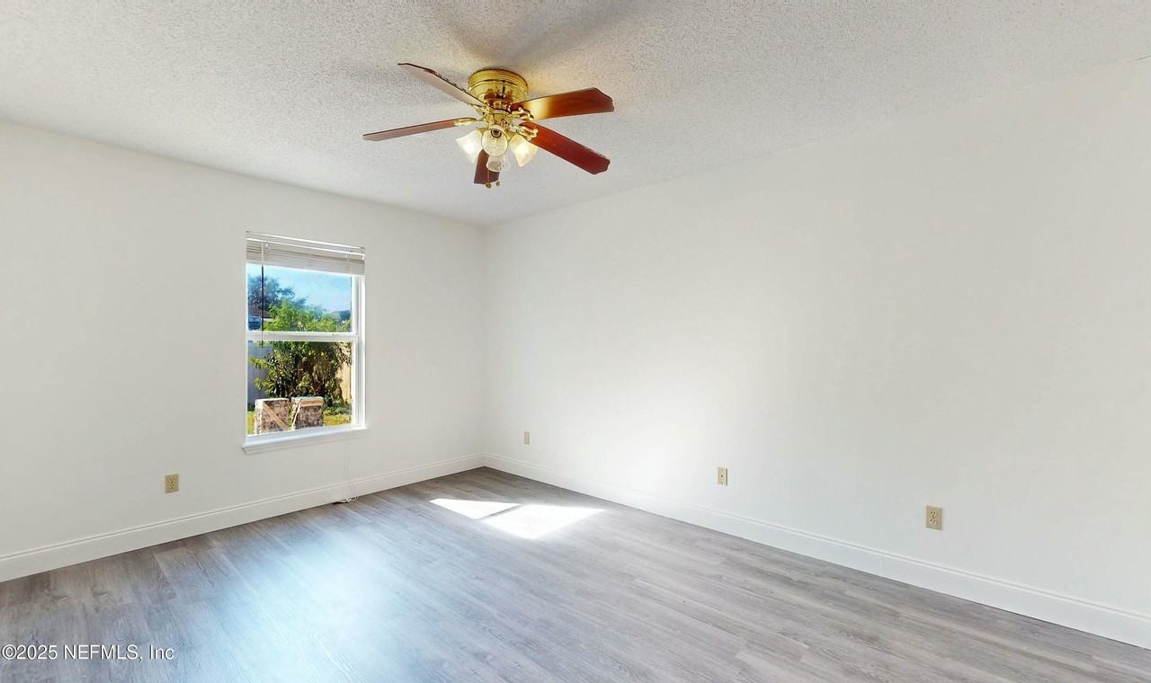 11156 Wyndham Hollow Ln - Photo 7 of 38