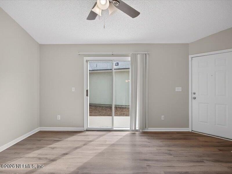 1460 Ellis Trace Dr W - Photo 3 of 29