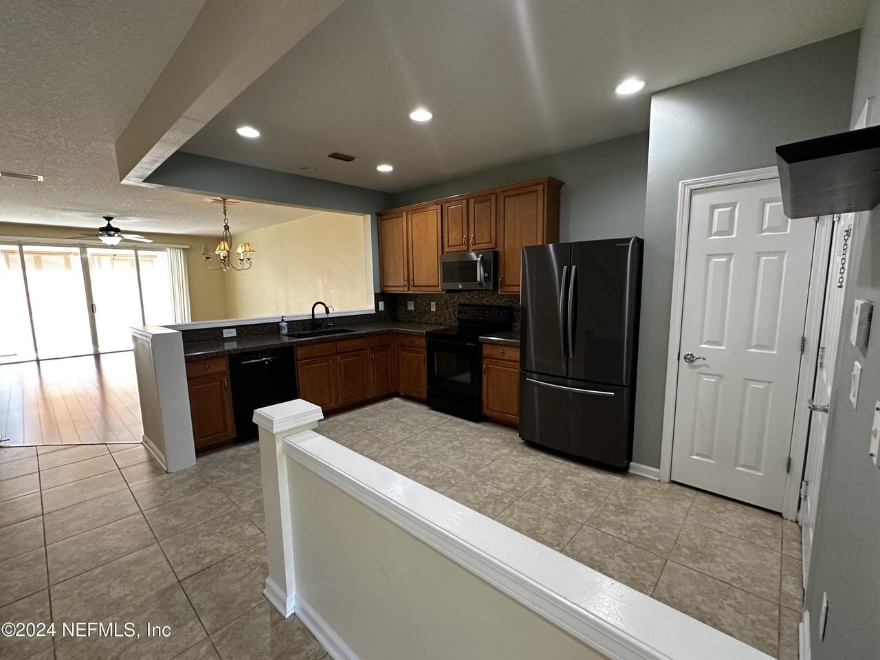 4215 Highwood Dr - Photo 6 of 50