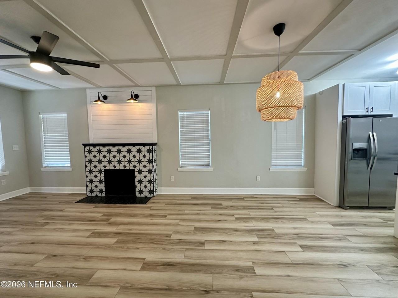 4635 Attleboro St - Photo 5 of 21