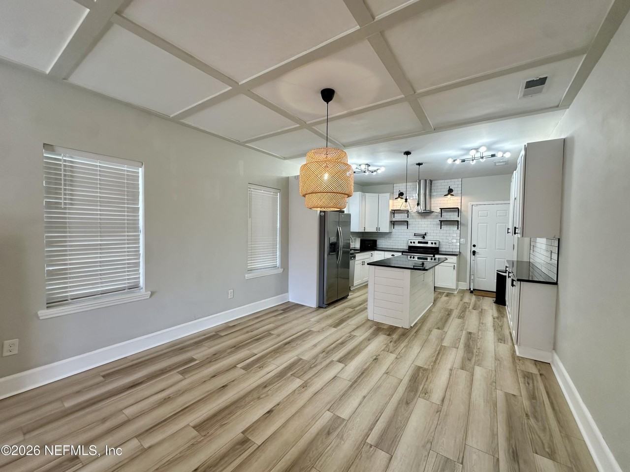 4635 Attleboro St - Photo 7 of 21