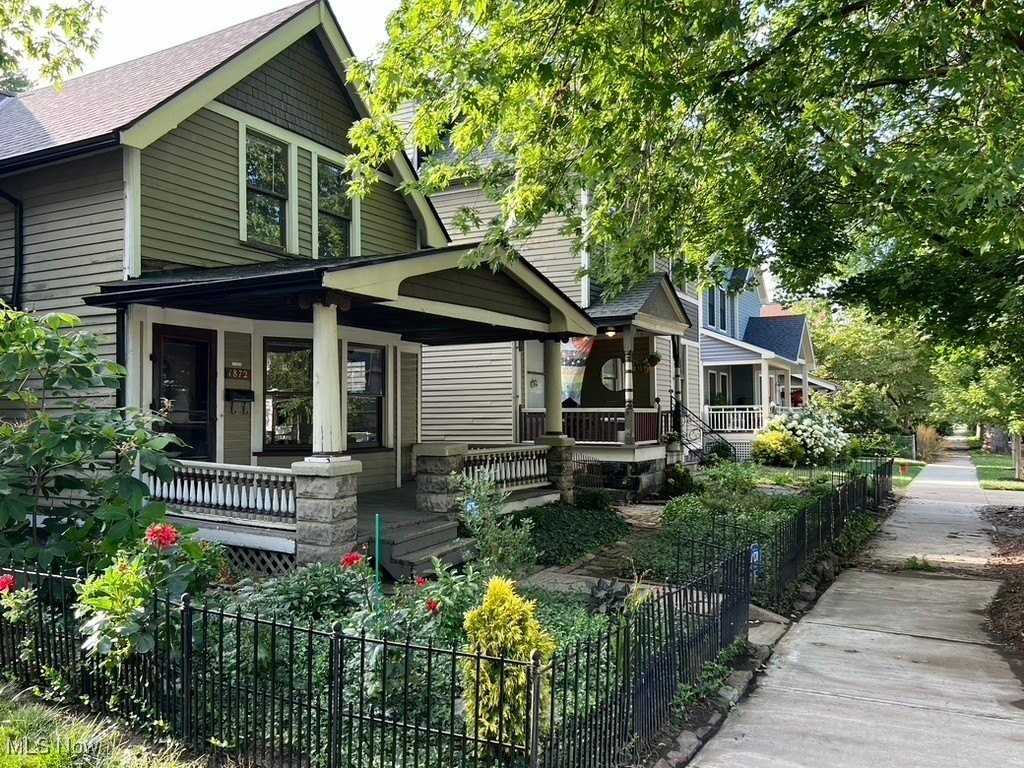 1872 W 47th St - Photo 3 of 21