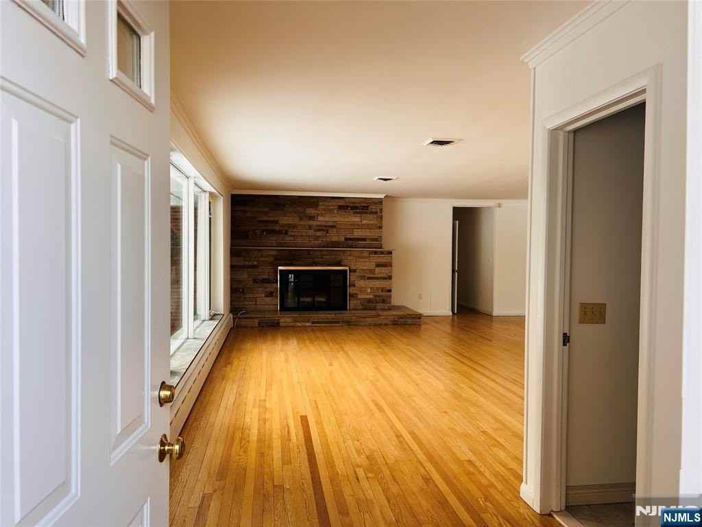 391 Forest Rd - Photo 4 of 28