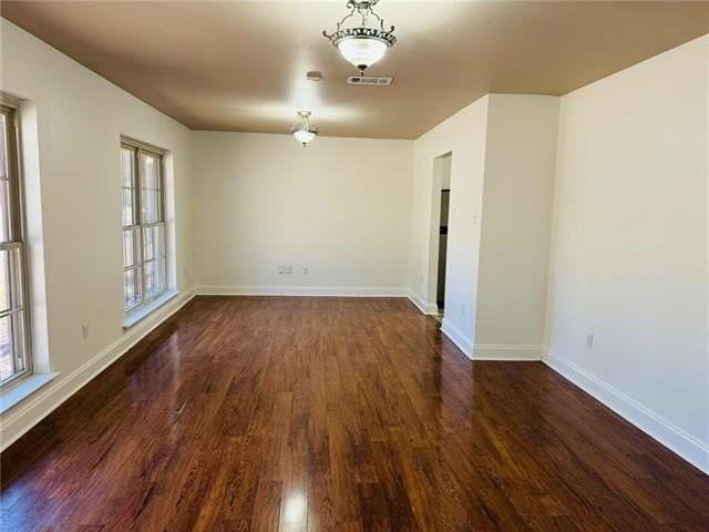 2729 Lincoln Ave - Photo 3 of 18