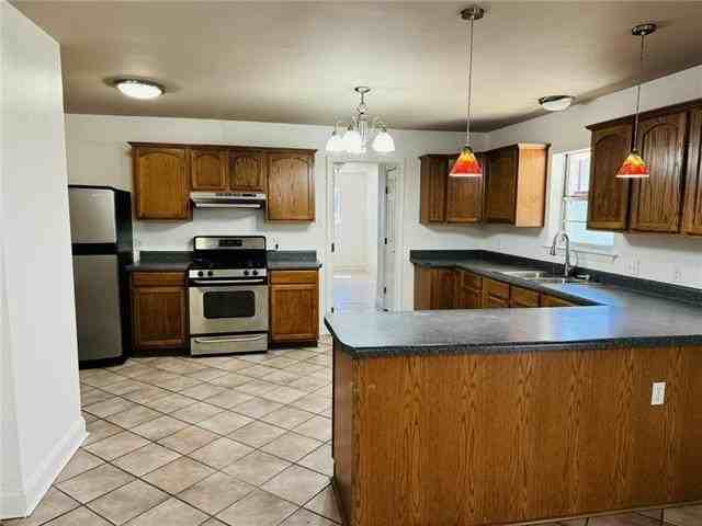 2729 Lincoln Ave - Photo 4 of 18