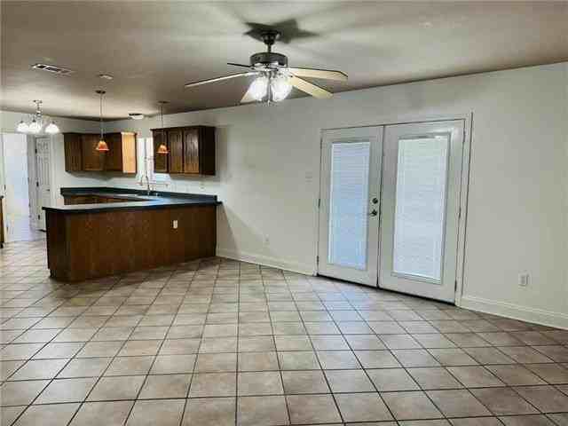 2729 Lincoln Ave - Photo 6 of 18