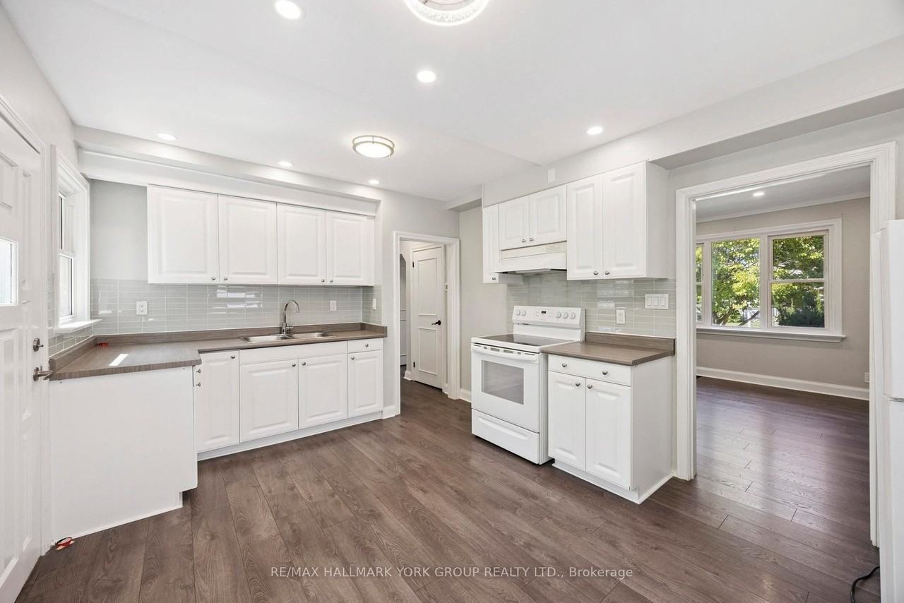 207 Maplehurst Avenue - Photo 2 of 15