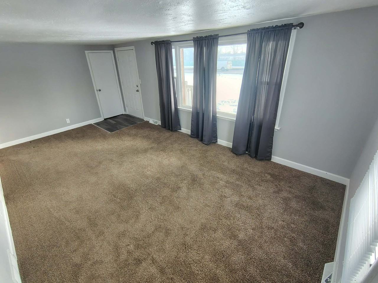 S Linden Rd #B163 - Photo 3 of 7