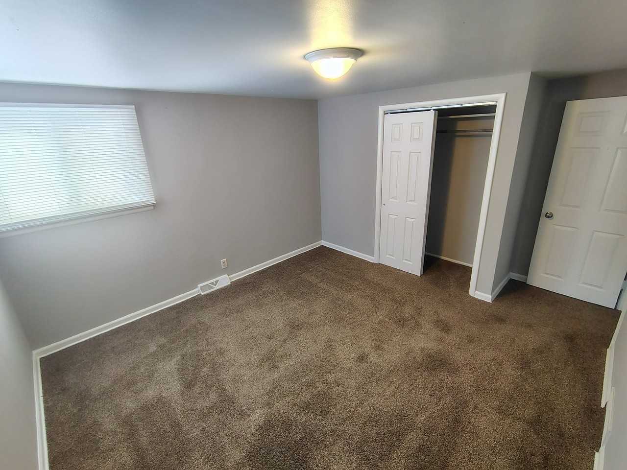 S Linden Rd #B163 - Photo 4 of 7