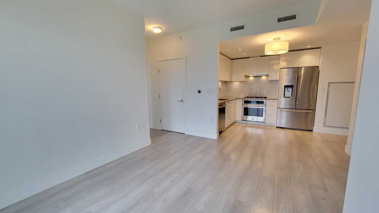 3581 East Kent Avenue North #404 - Photo 3 of 35