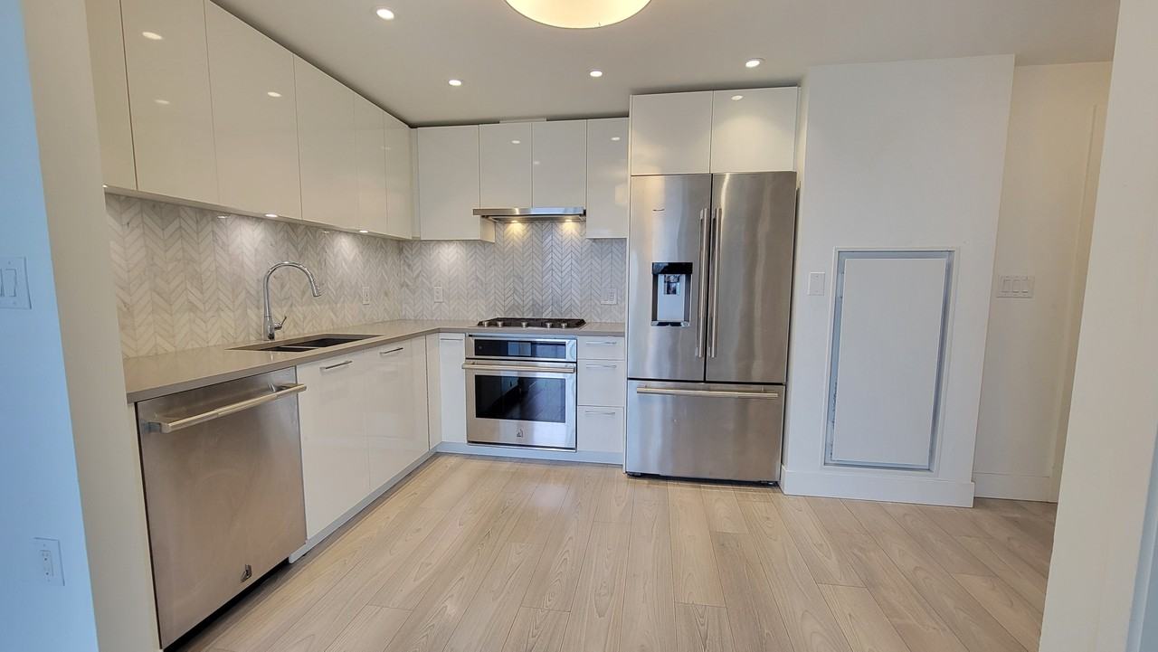 3581 East Kent Avenue North #404 - Photo 5 of 35