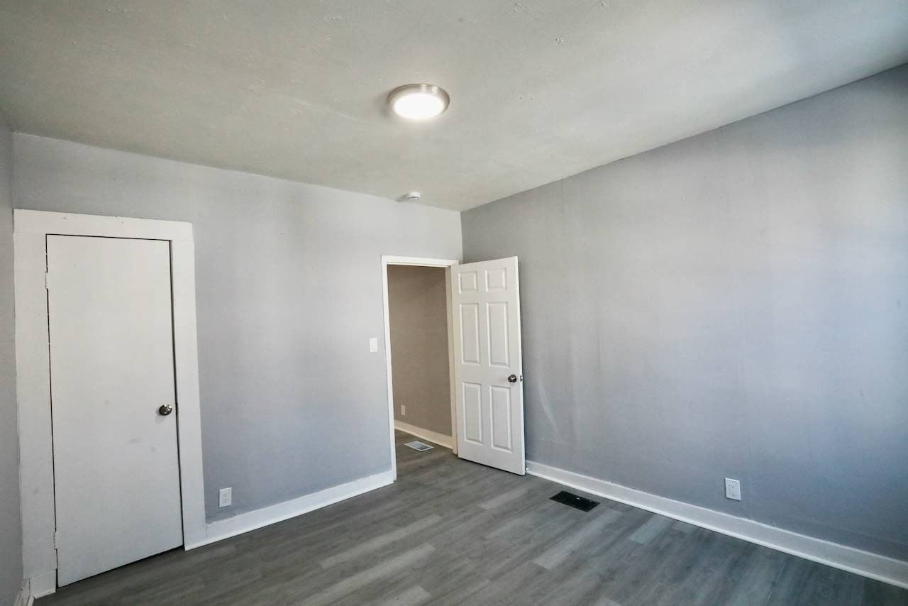 156 Poplar St #1LEFT - Photo 4 of 29