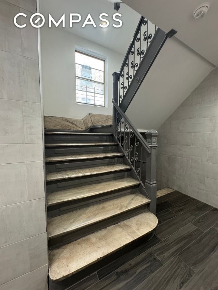 451 W 44th St #25 - Photo 2 of 10