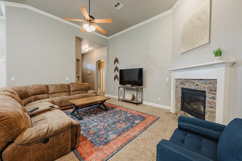 3906 Oporto St - Photo 6 of 20