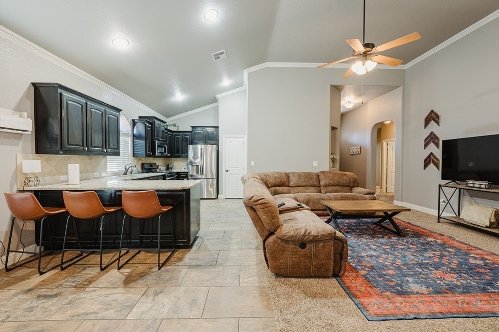 3906 Oporto St - Photo 7 of 20