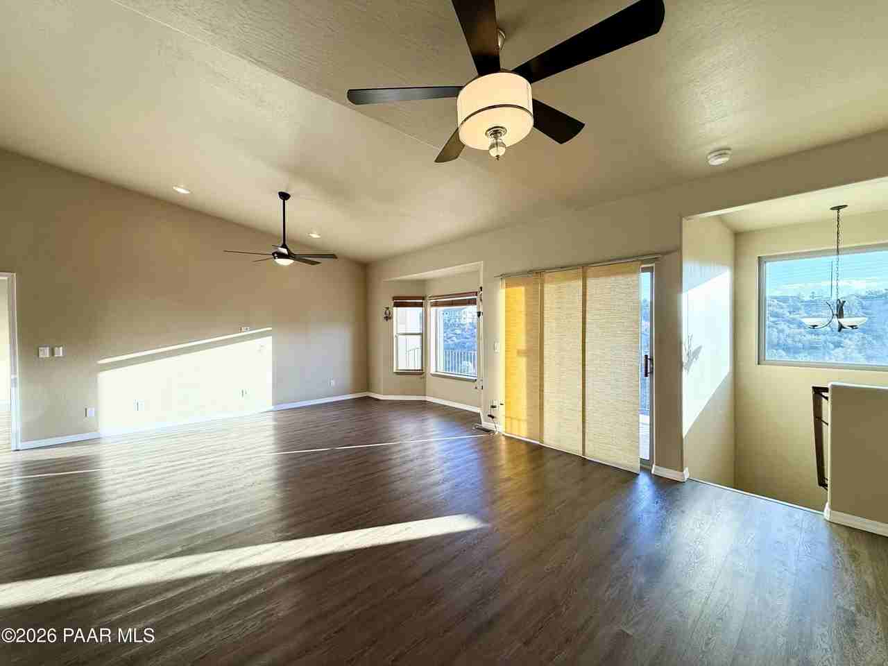 2207 Sequoia Dr - Photo 3 of 23