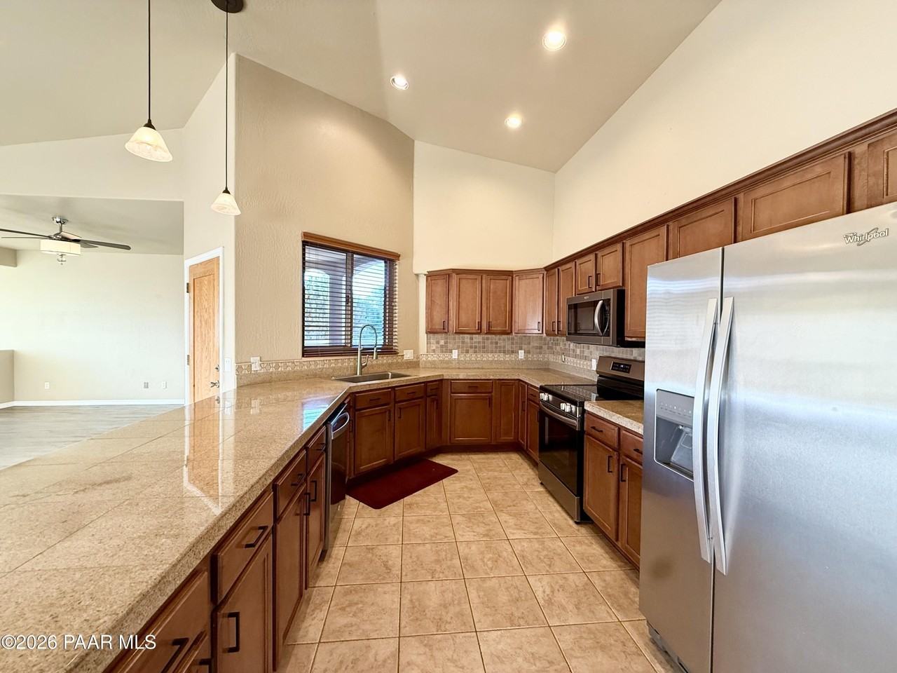 2207 Sequoia Dr - Photo 4 of 23