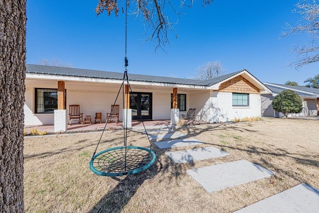 2600 W Dengar Ave - Photo 2 of 49