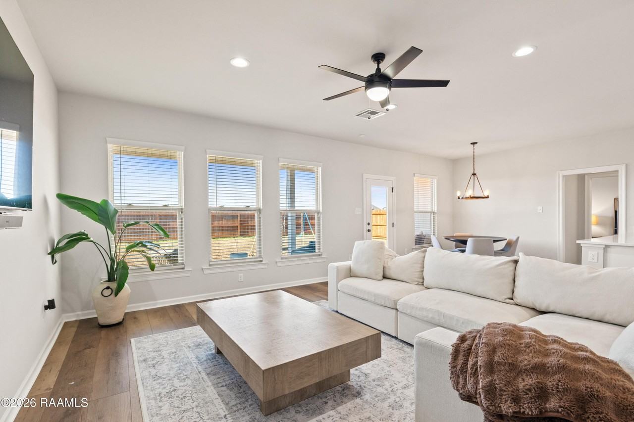 310 Weaver Way - Photo 6 of 33