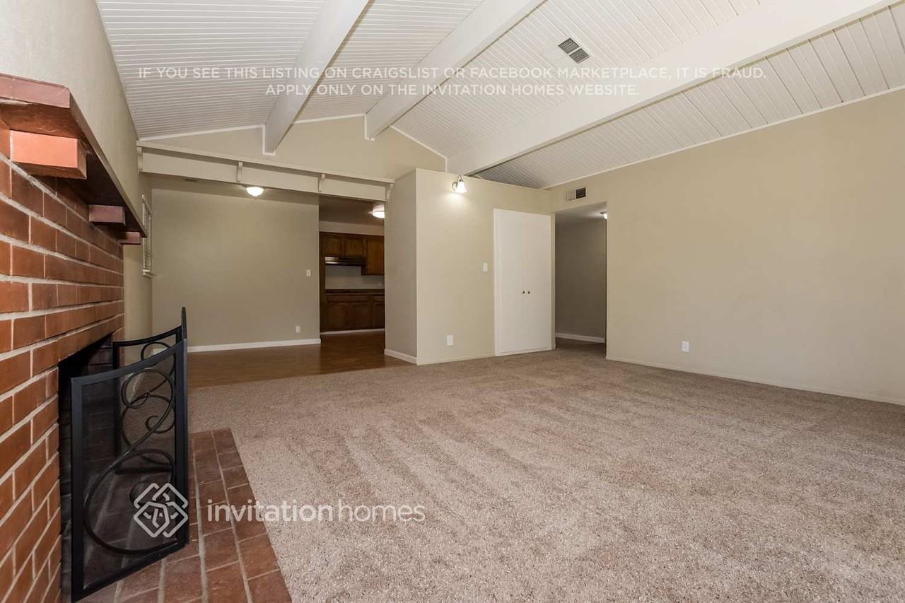 10208 La Presa Way - Photo 6 of 19