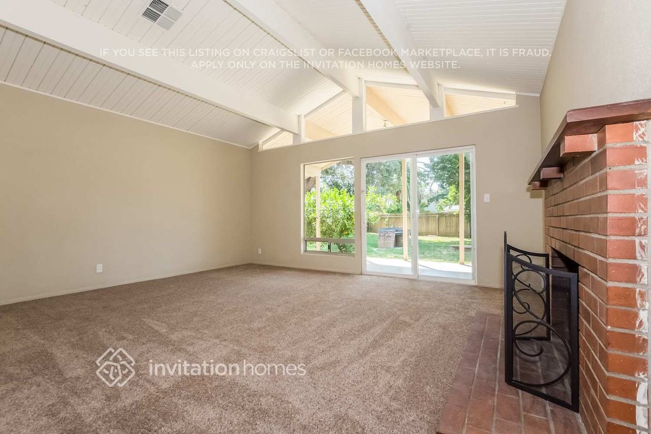 10208 La Presa Way - Photo 7 of 19