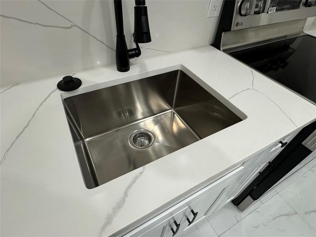 421 Ne 21st Ct - Photo 6 of 18