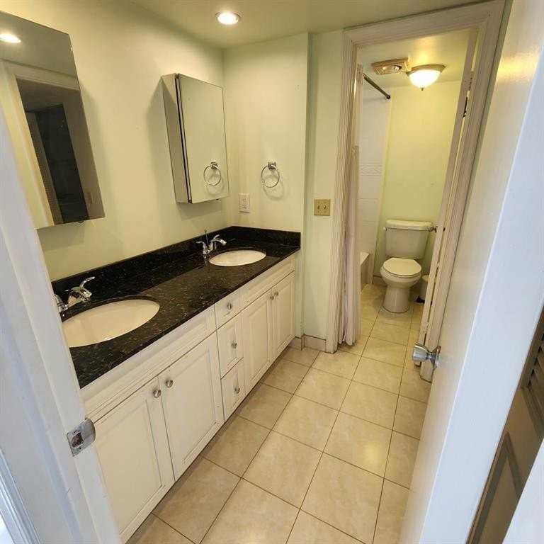 9430 Poinciana Pl #305 - Photo 5 of 17