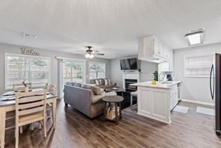 160 Commons Dr - Photo 2 of 21