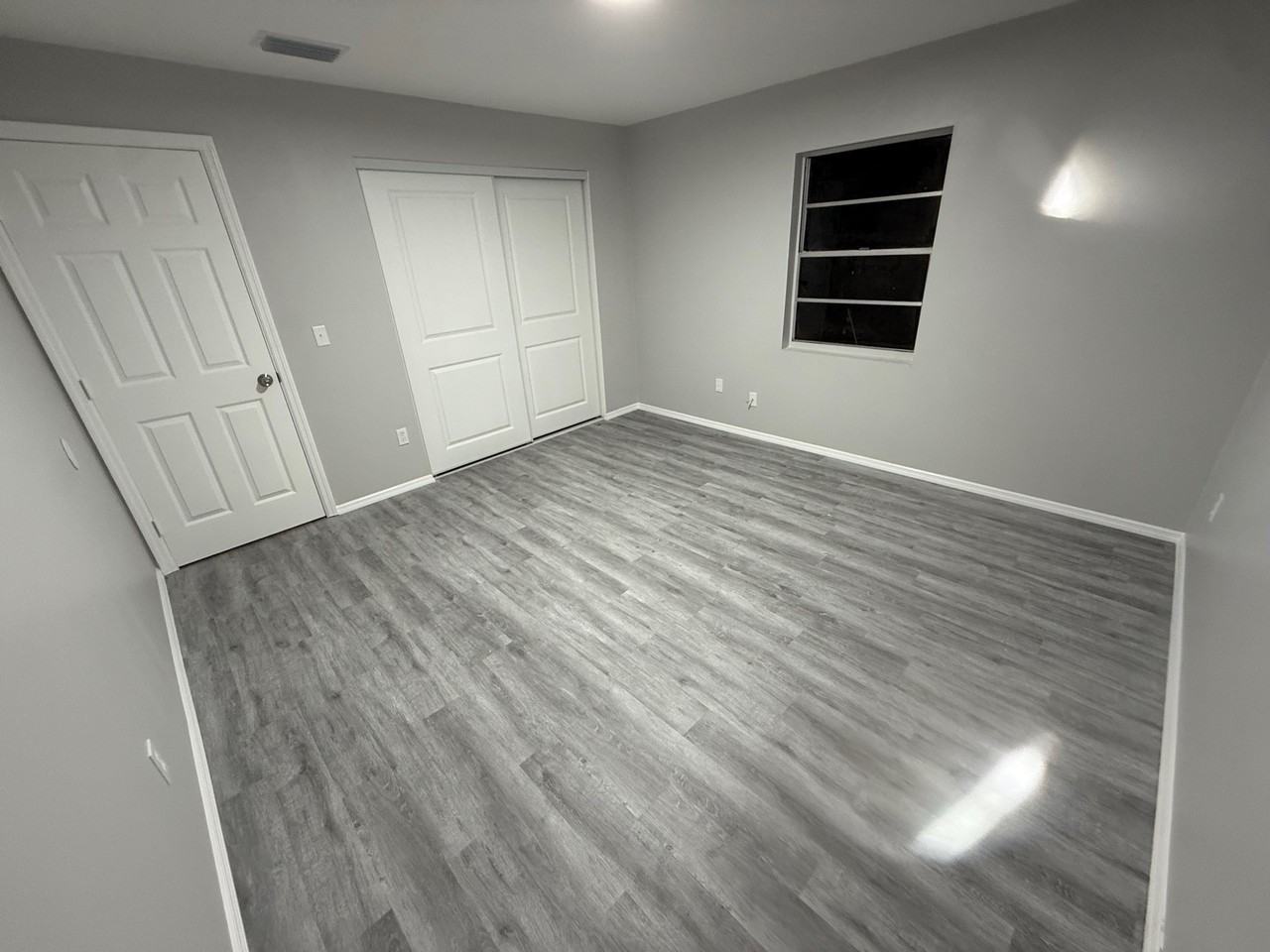 190 W Ventris Ave - Photo 3 of 10