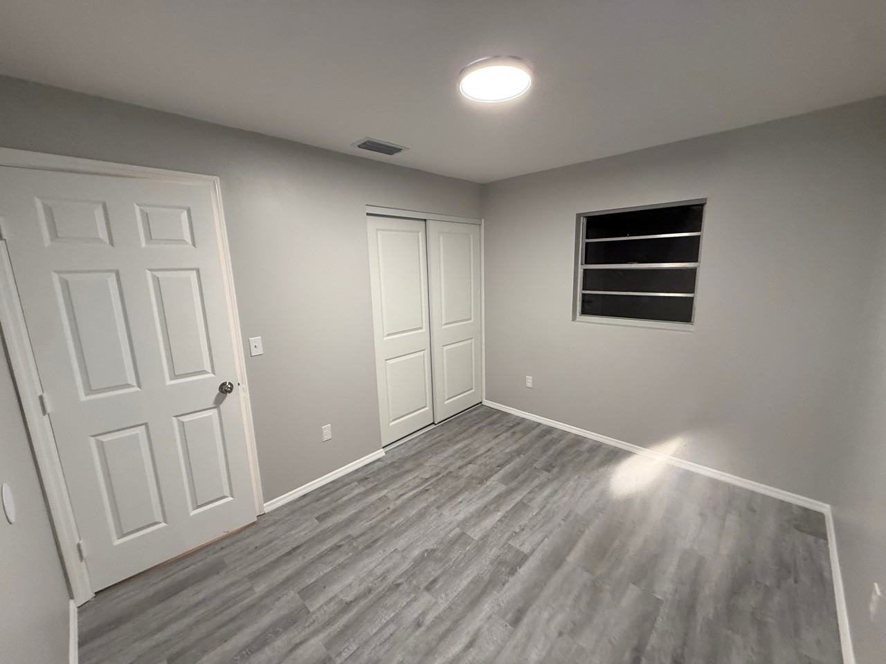 190 W Ventris Ave - Photo 4 of 10