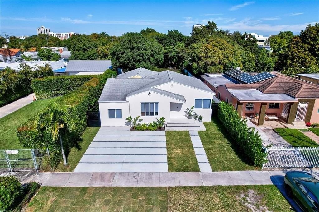 2733 Sw 15th St - Photo 6 of 33