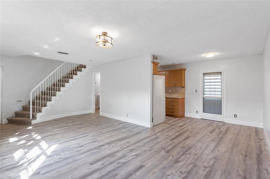 608 Ne 29th Dr #2 - Photo 4 of 18