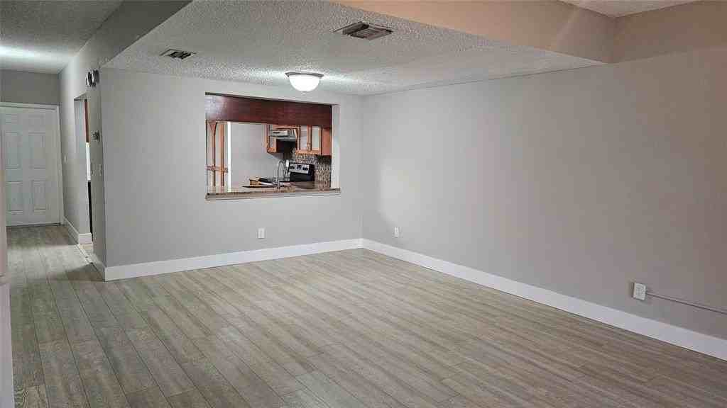 4644 Nw 90th Ave - Photo 6 of 13