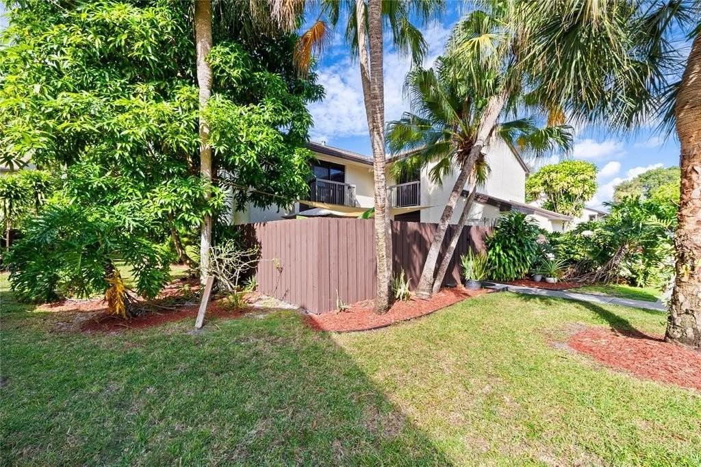 3387 Cocoplum Cir - Photo 2 of 25