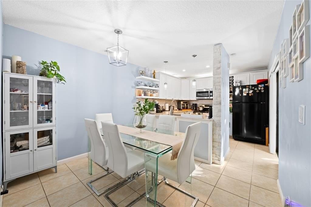 3387 Cocoplum Cir - Photo 7 of 25